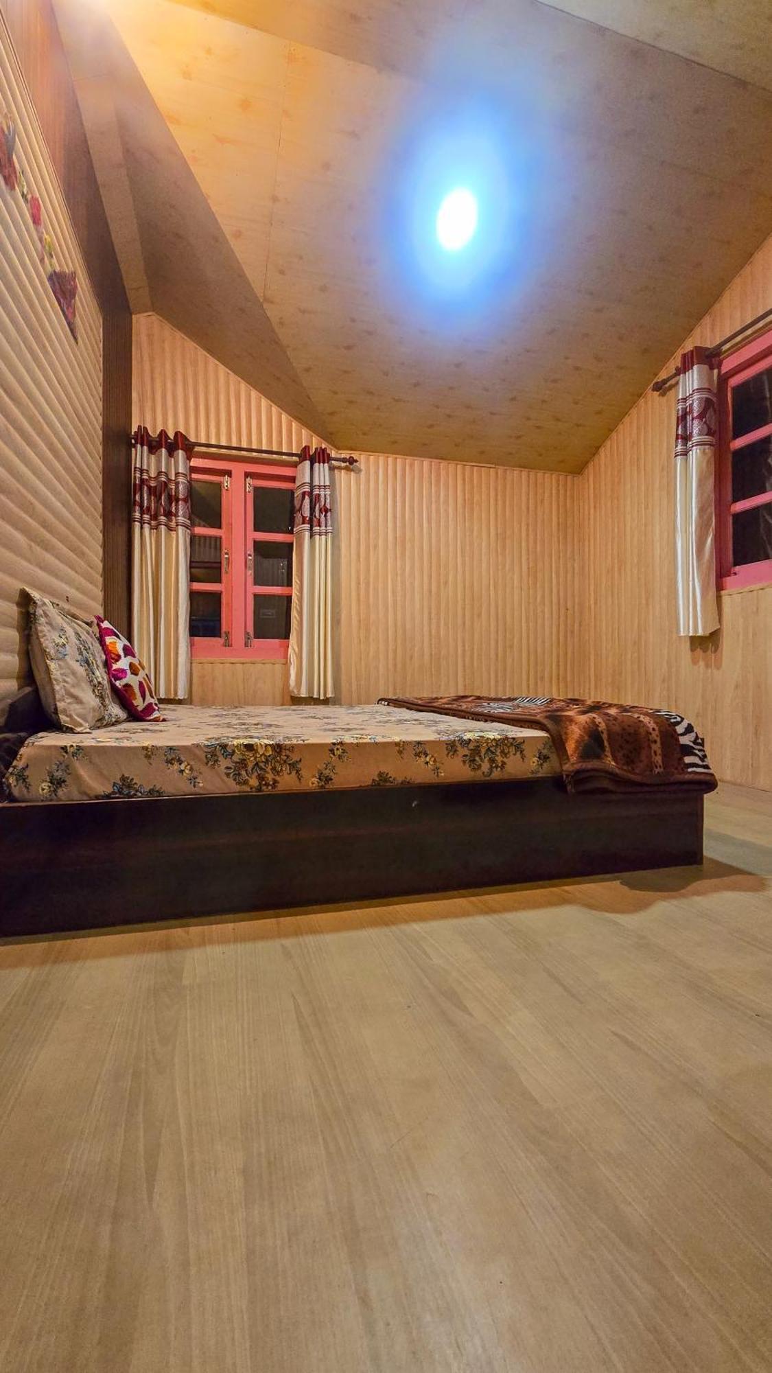 The City Escape Farmstay Шимла Номер фото